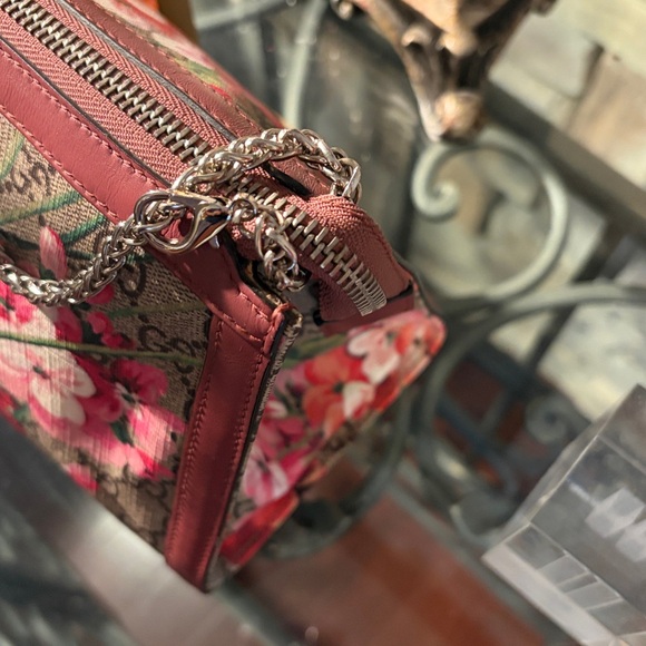 Gucci Pink and Gray Floral Clutch Bag - Picture 4 of 11